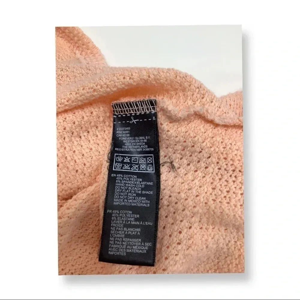 Forever 21 Size Medium Light Peach Color Short Sleeve Top. Preloved - Image 4