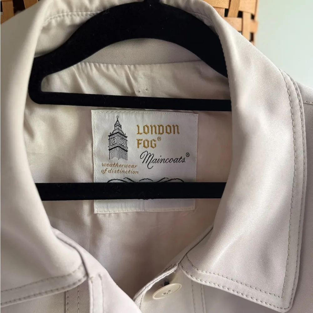 Vintage London Fog Cream Trench Coat Classic Design - Image 2