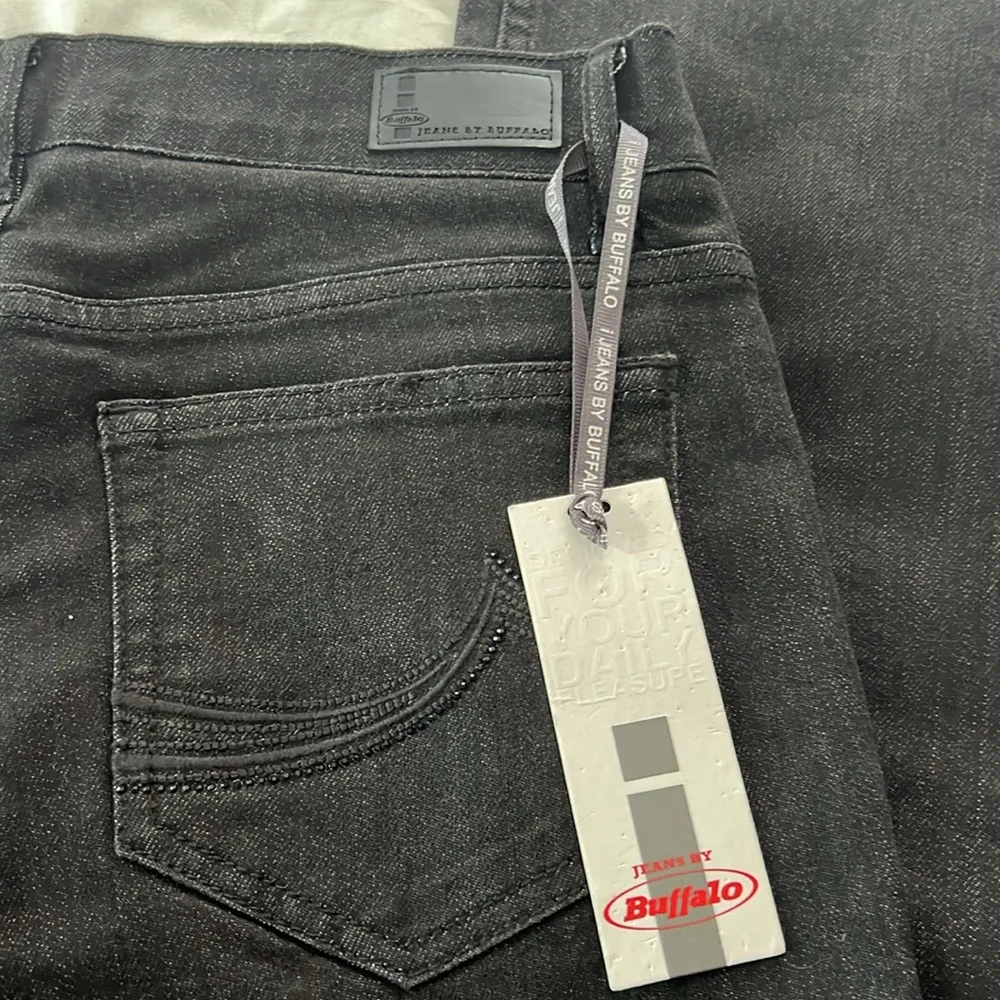 Buffalo jeans size 28(6)x33 - Image 3