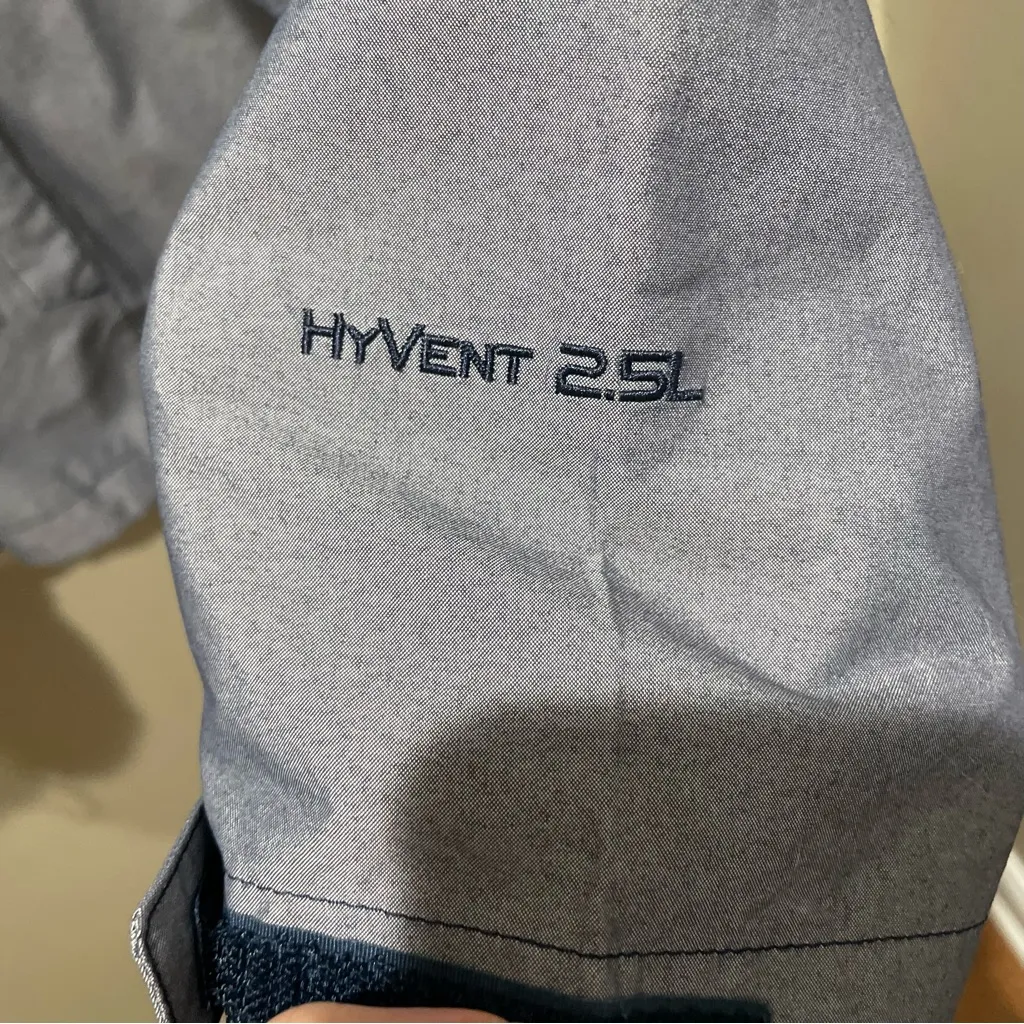 The North Face HyVent 2.5L Waterproof Rain Jacket Gray Women’s Size Large - Image 6