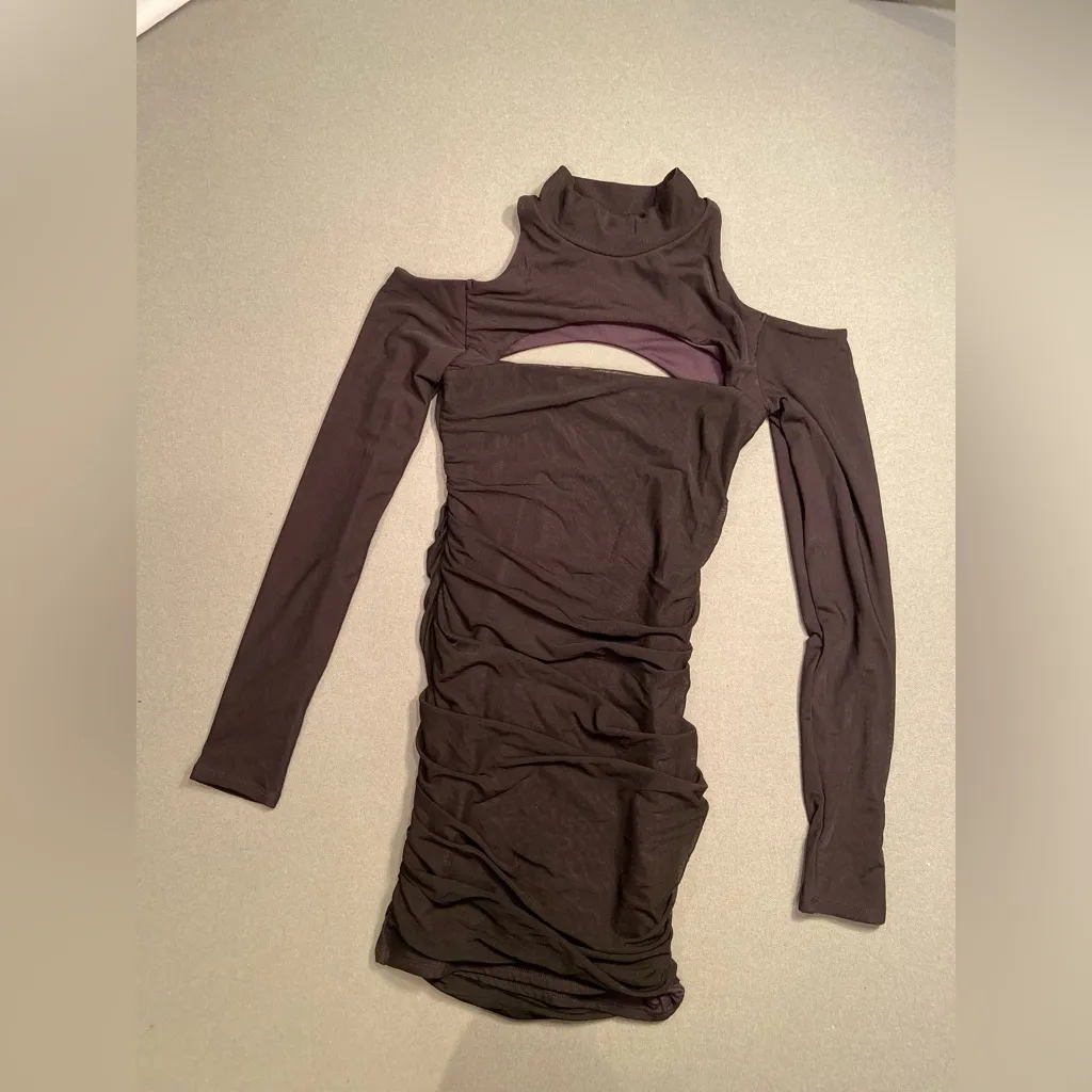 Oh Polly, Black, shirred cutout mini, long sleeves, choker neck, size‎ 4 - Image 9