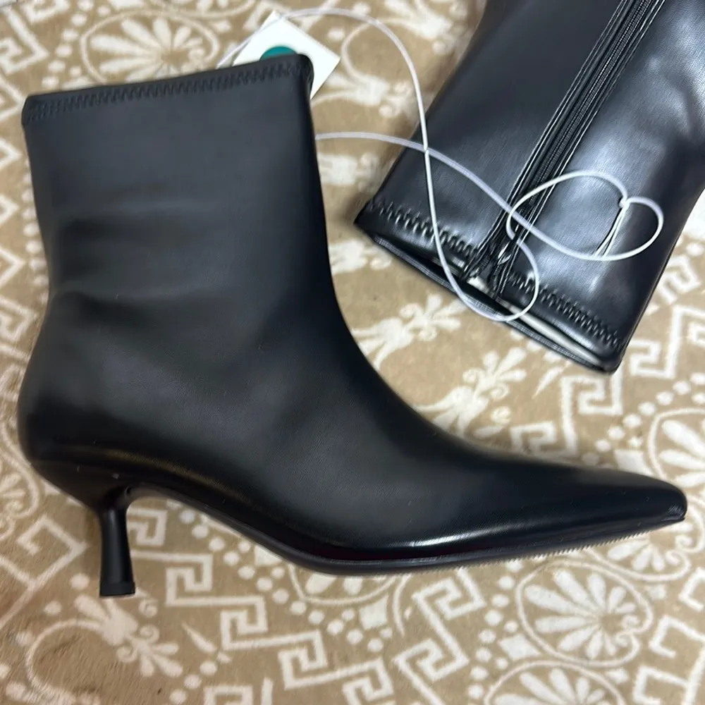 A New Day Black Ankle Boots with Sleek Design - Image 2