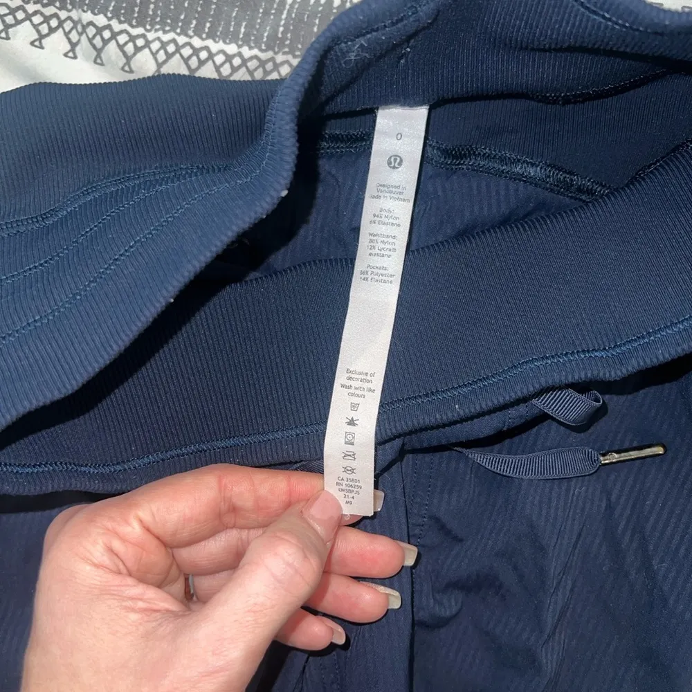 Lululemon dance studio jogger 29” size 0. Navy. - Image 4