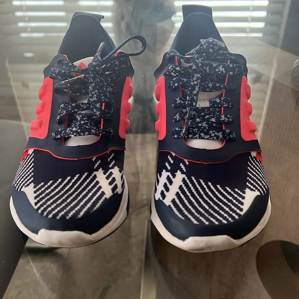 Adidas Stellasport Yvori Navy Sneakers, Size 6 EXCELLENT! - Image 6