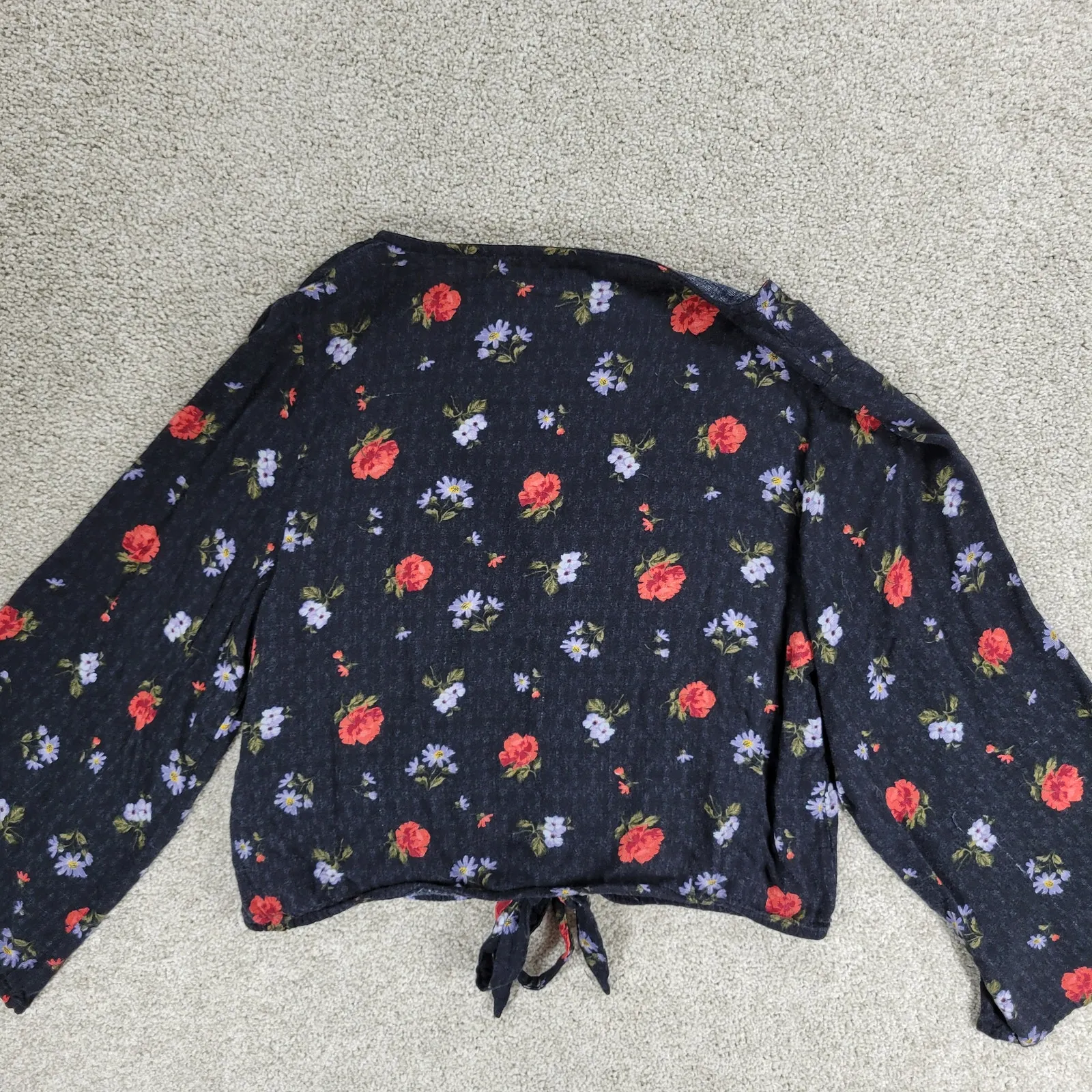 American‎ Eagle Outfitters Cropped Top Womens M Black Floral Button Ties Flowy - Image 15