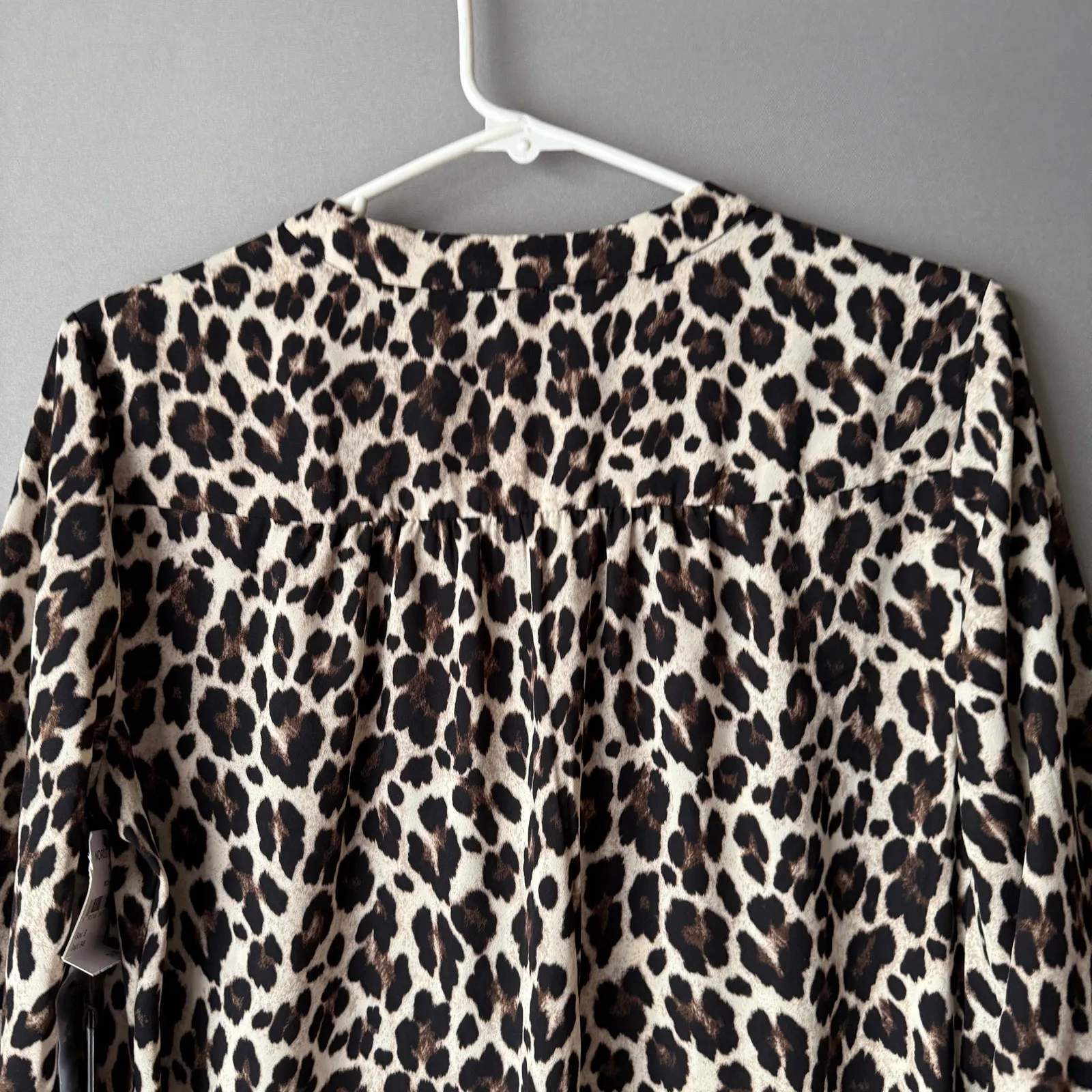 Vince Camuto Size‎ S Beige Black Leopard button down blouse - Image 10