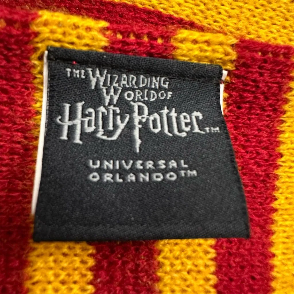 The Wizarding World of Harry Potter Gryffindor Scarf - Image 4