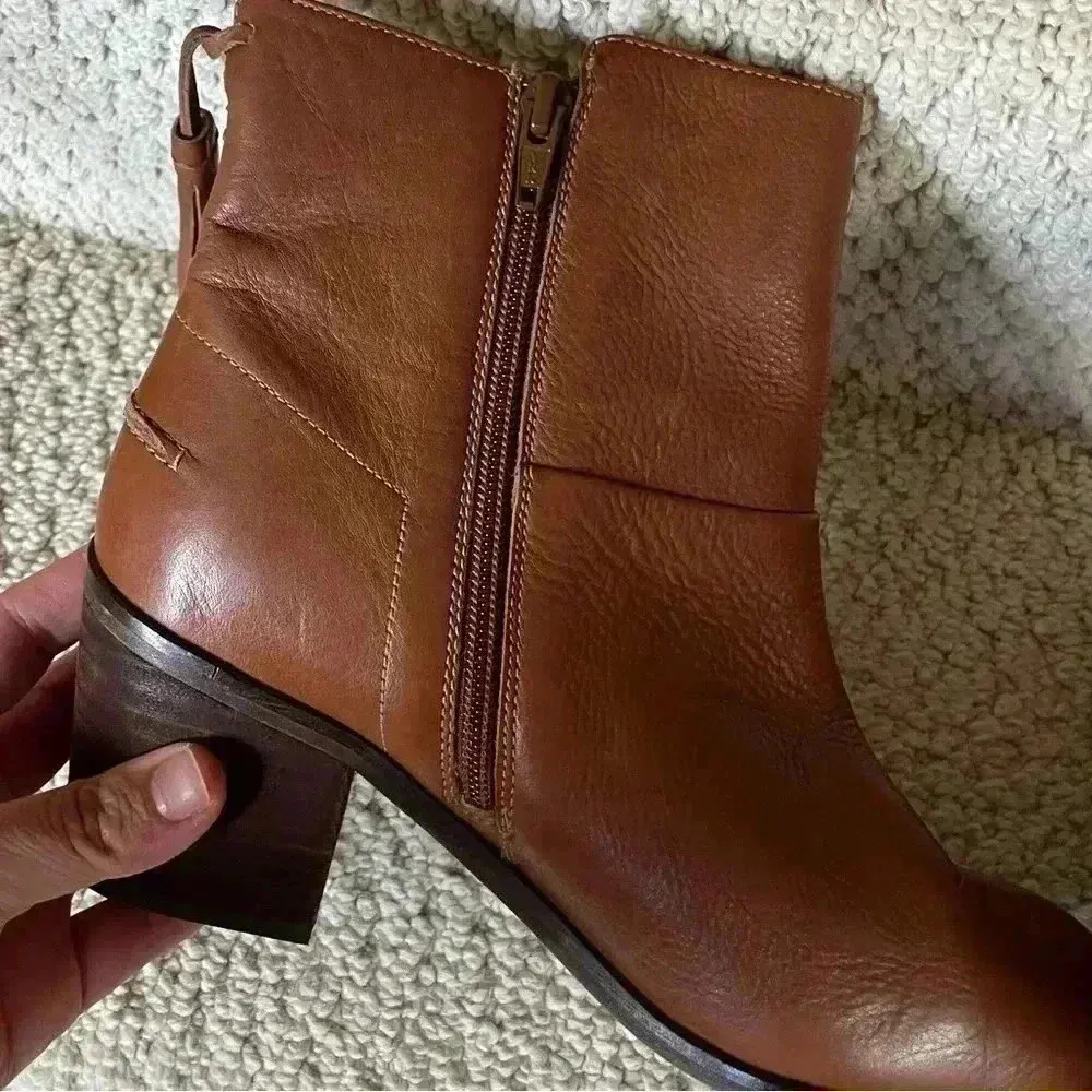 Liendo by Seychelles Brown Leather Arctic Tasseled Ankle Boots Size 8 - Image 4