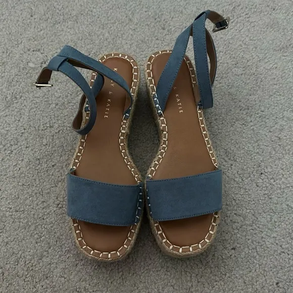 Blue Suede Platform Sandals - Image 2