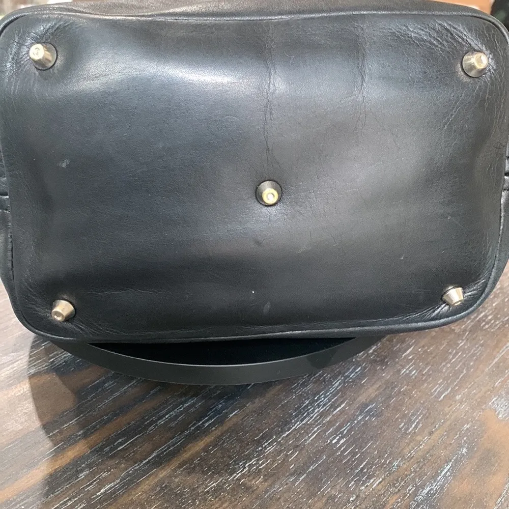 Perlina black smooth leather shoulder bag with silver accents pre loved - Image 10