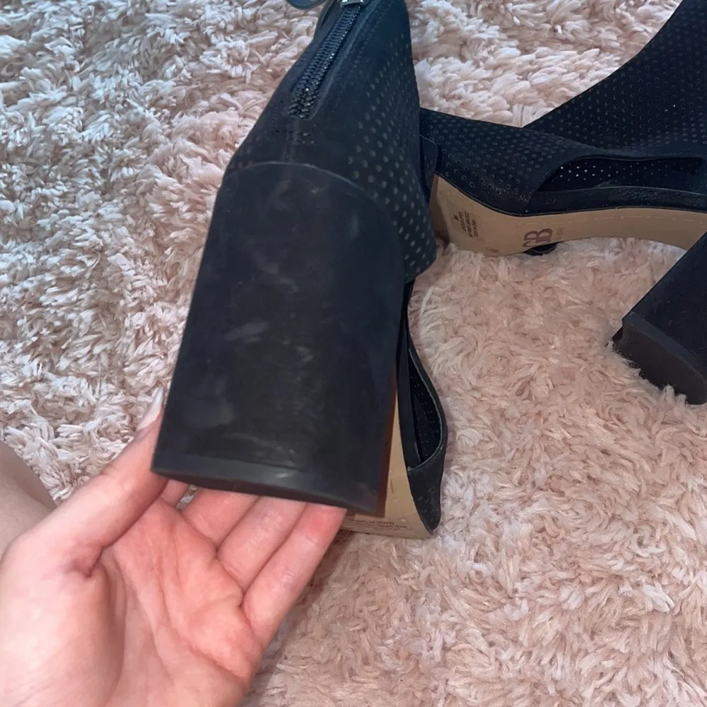 Gianni Bini Black Suede Peep Toe Booties - Image 8