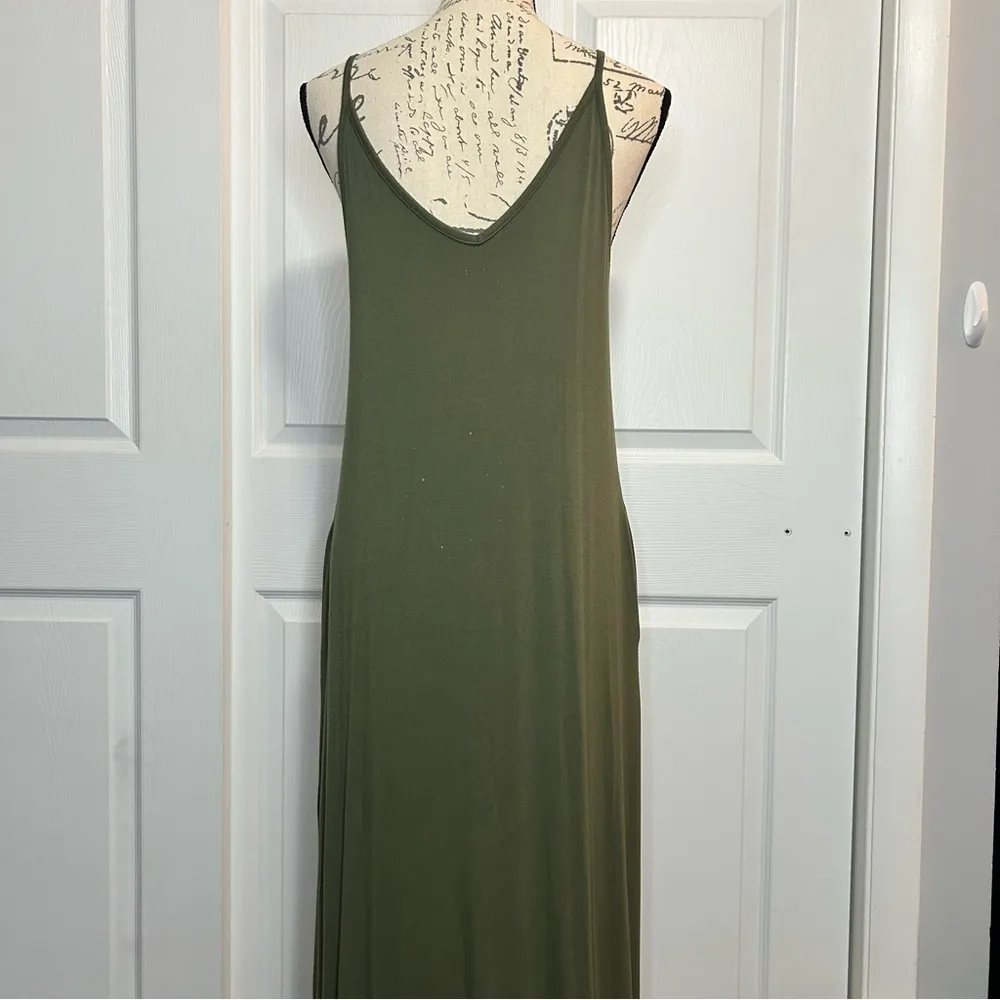 Amazon Sleeveless Maxi Dress with Pockets - Image 2