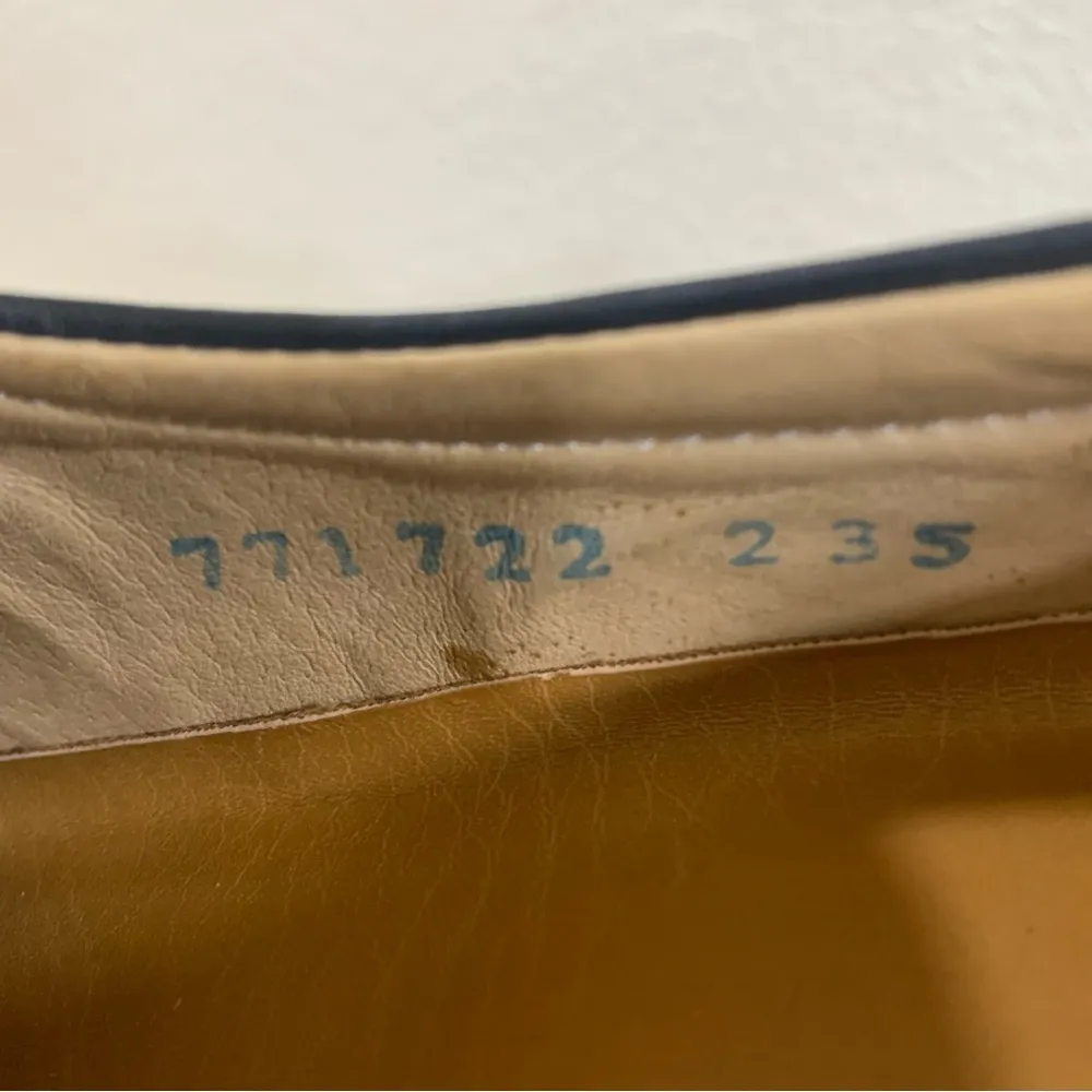 Calden shoes size 235 equals to women 7 Black - Image 7