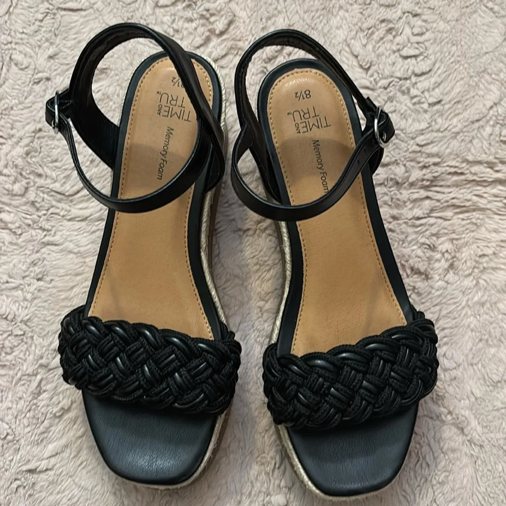 Time and tru • memory foam • size 8.5 shoes - Image 3