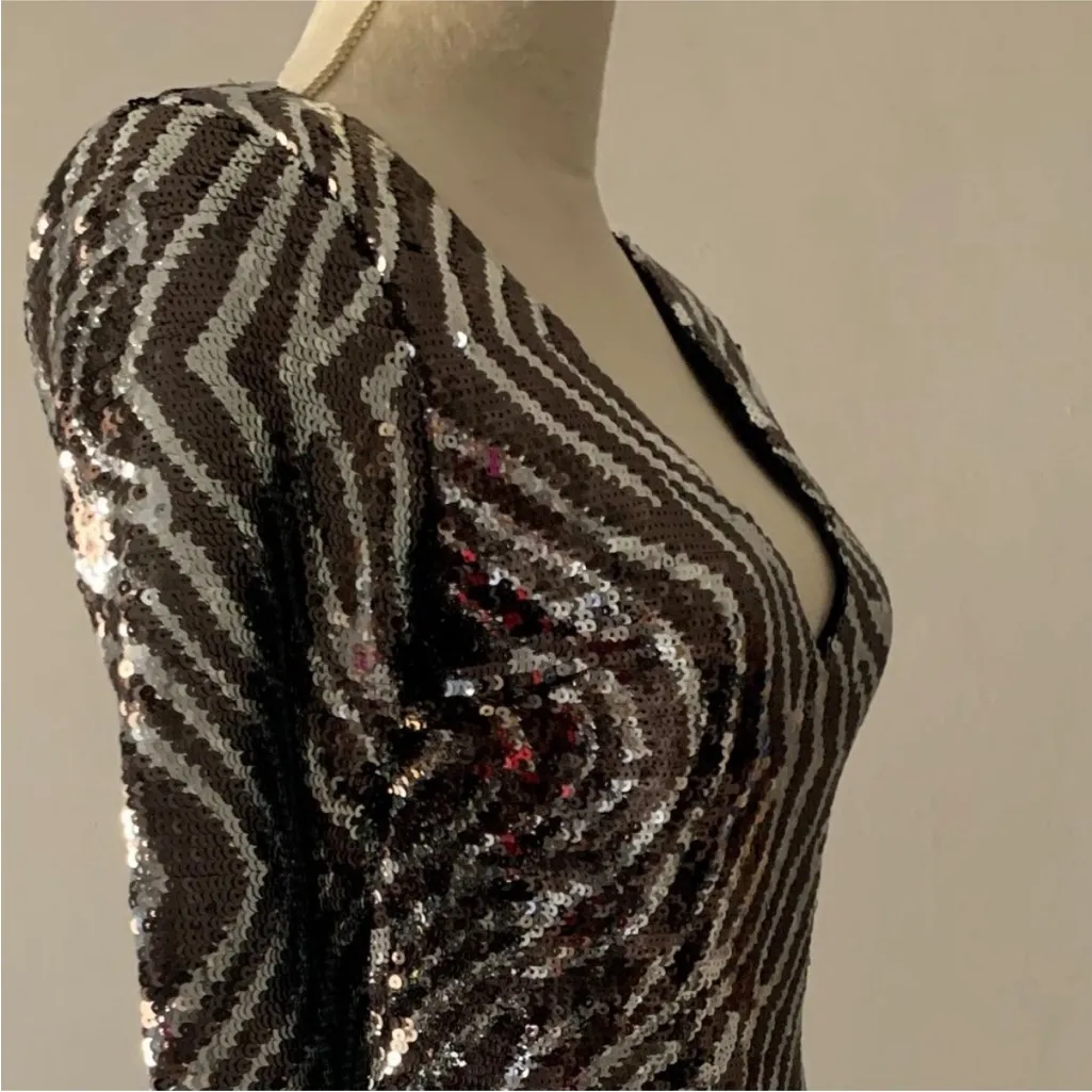 GUESS Sequin Bodycon Dress Sz 4 Brown Bronze Gold Silver V-Neck Party Cocktail - Image 5
