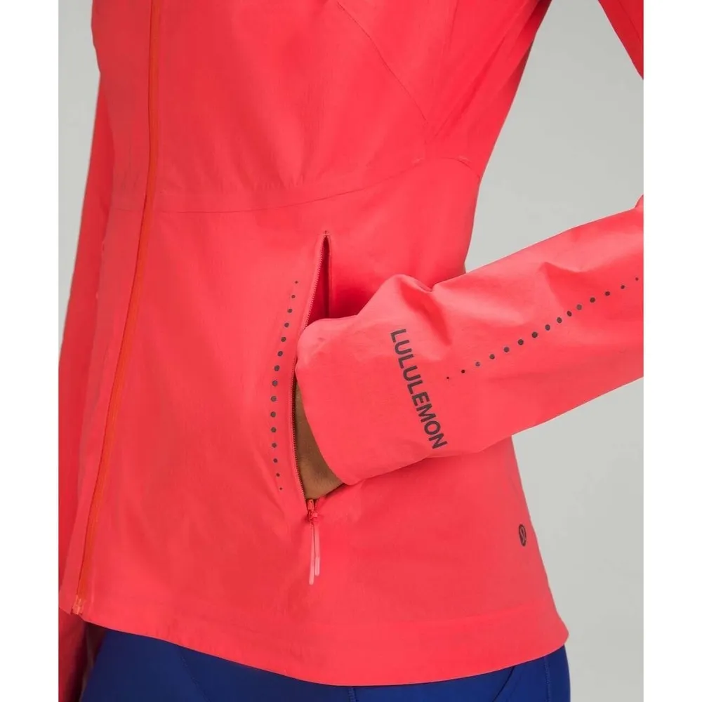 Lululemon Fast Free Running Windbreaker  Size 4 Pale Raspberry Waterproof New - Image 2