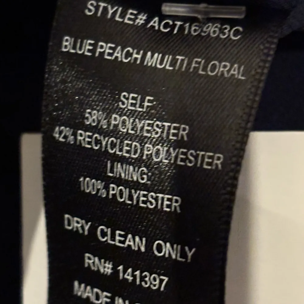 NWOT ASTR the Label Clairemont Top in Blue Peach Multi Floral Size M - Image 11