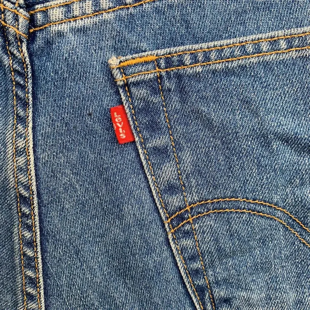 Levi's 560 Comfort‎ Fit Jean Denim Cutoff Shorts - Image 8