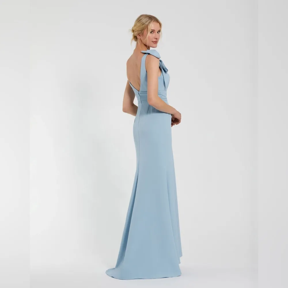 Mac Duggal Blue Sleeveless V Neck Bow Detail Mermaid Gown - Image 4