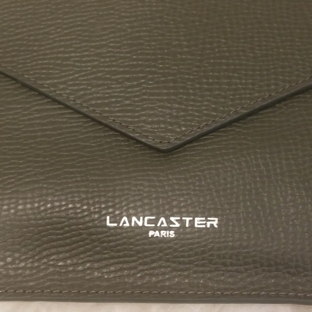 💕LANCASTER PARIS💕 Leather Envelope Clutch Bag - Image 3