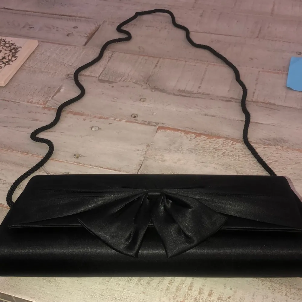La Regale Soft Black Bow Purse - Image 2