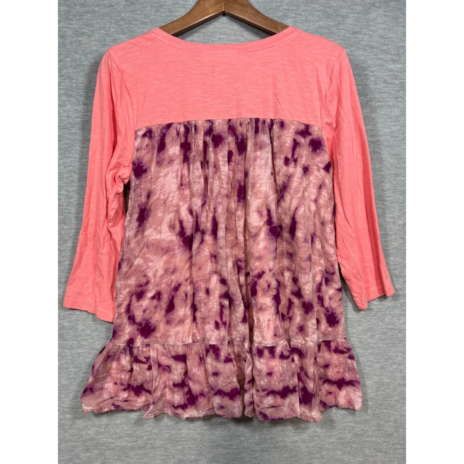 LOGO Lori Goldstein Coral Top Womens M 3/4 Sleeve Tie Dye Ruffle Back - Image 6