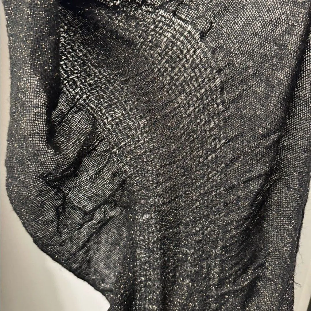 Black infinity scarf with gold sparkle - Image 3