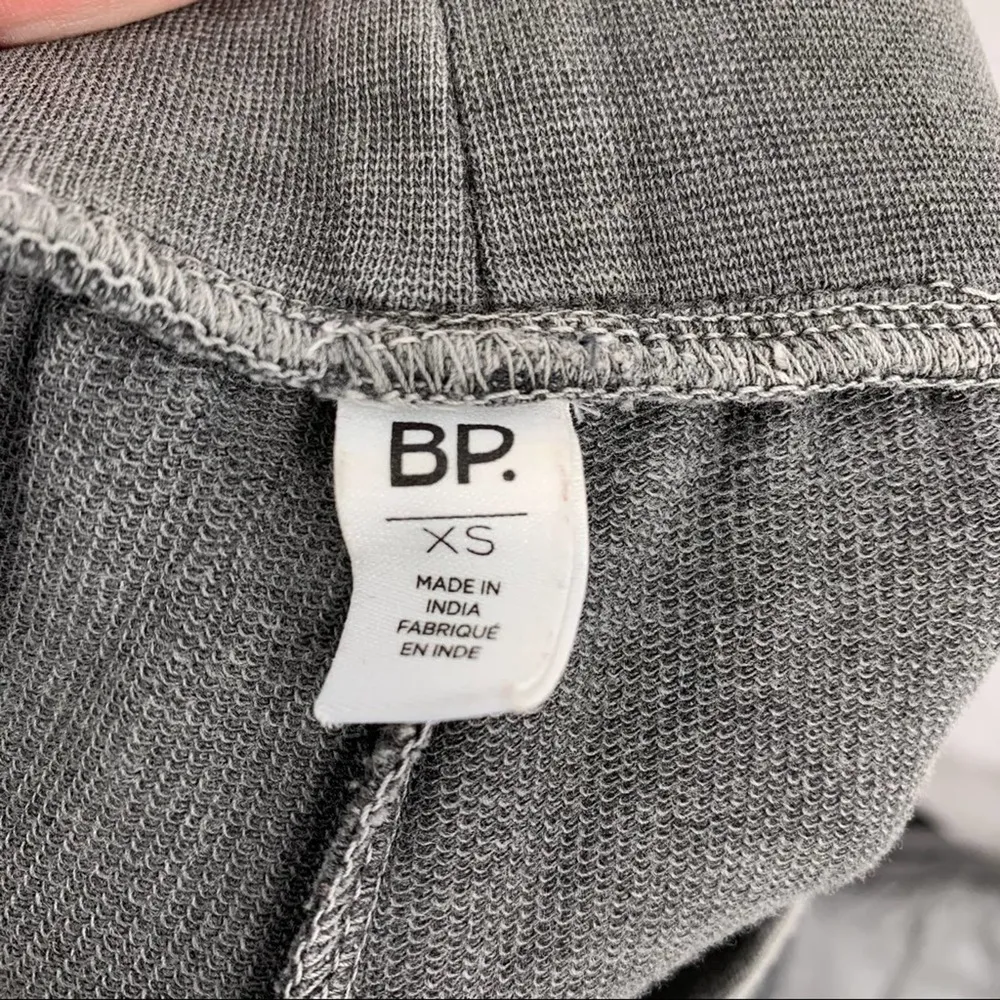 BP Grey cropped joggers XS - Image 4
