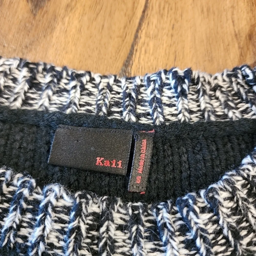 Kaii Metallic Knit Long Sleeve Crew Neck fuzzy Sweater oversized size small Black - Image 8