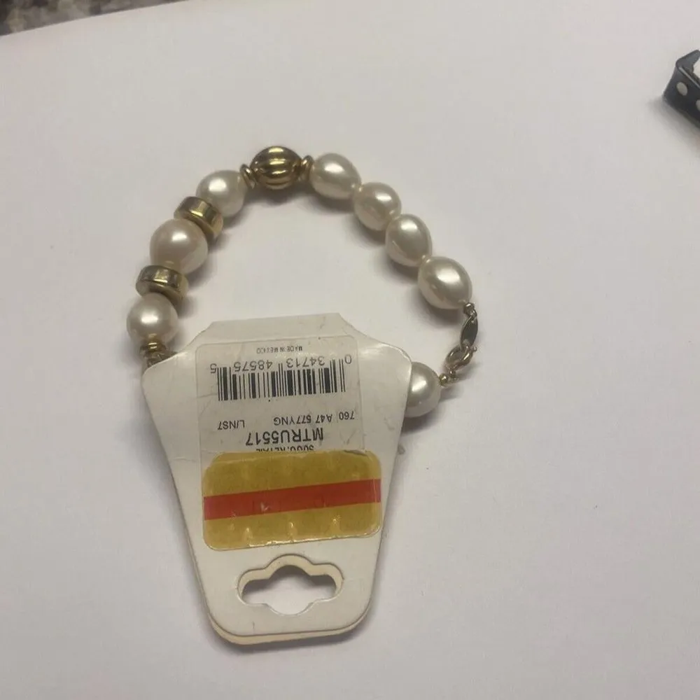 Signed Trifari Gold Tone / Beaded Costume Bracelet - Image 4