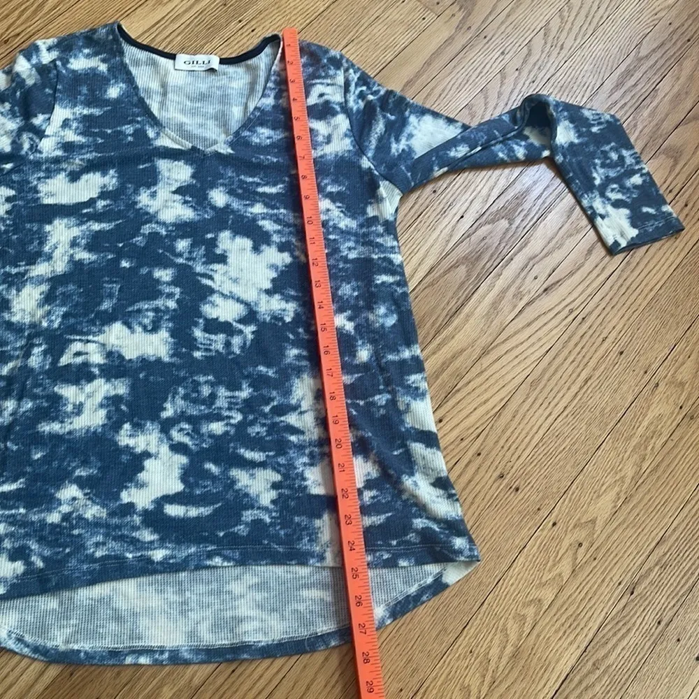 Gilli Blue Acid Wash Tie Dye Waffle Knit Long Sleeve V - Image 5