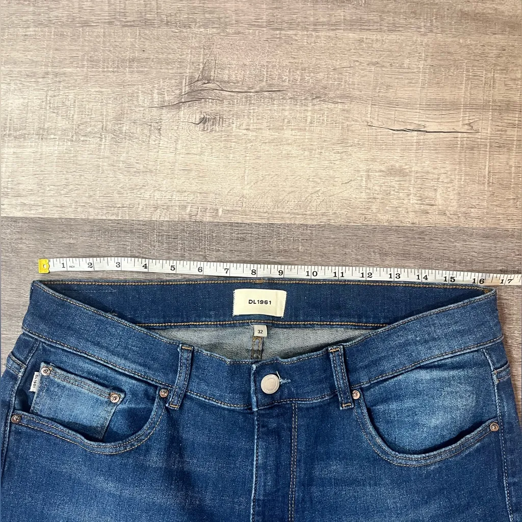 DL1961 Mara Straight Mid Rise Instasculpt™ Ankle Jeans in Santa Monica - Image 7