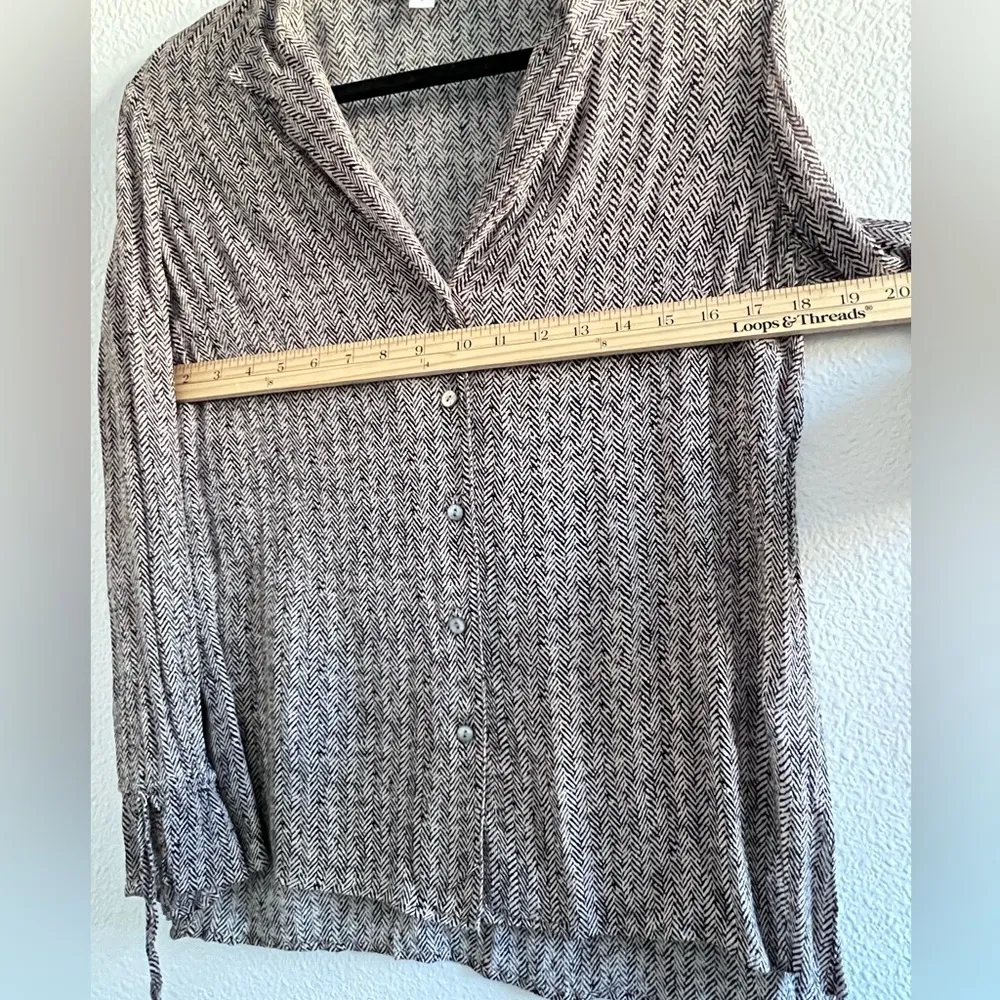 J. jill Chic Gray Patterned Button - Image 7