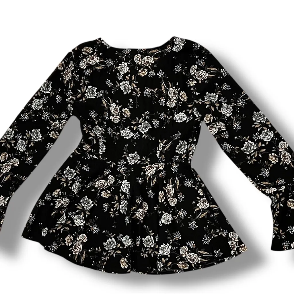 Entro Blouse Women’s S Floral Long Bell Sleeve Babydoll Top Black Whimsygoth - Image 2