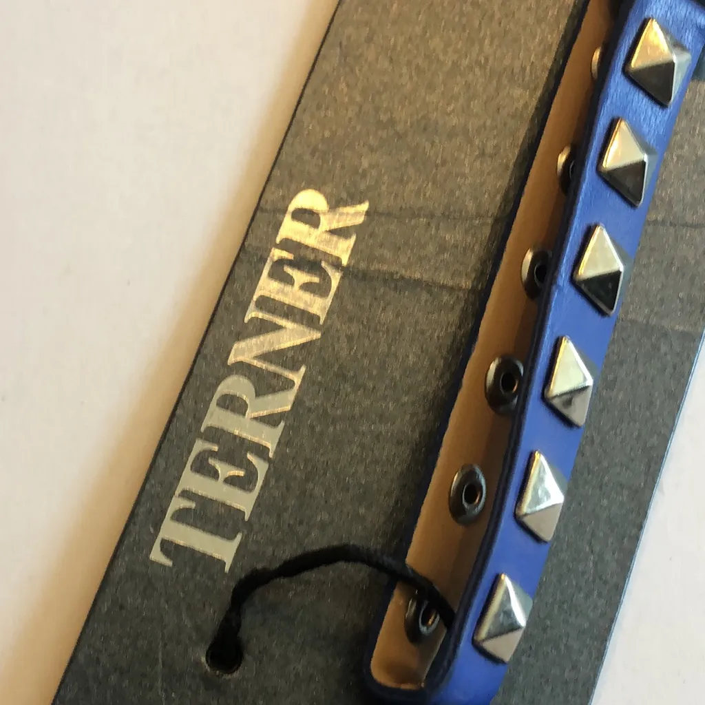 Terner Blue Studded Watch NEEDS BATTERY - Image 3