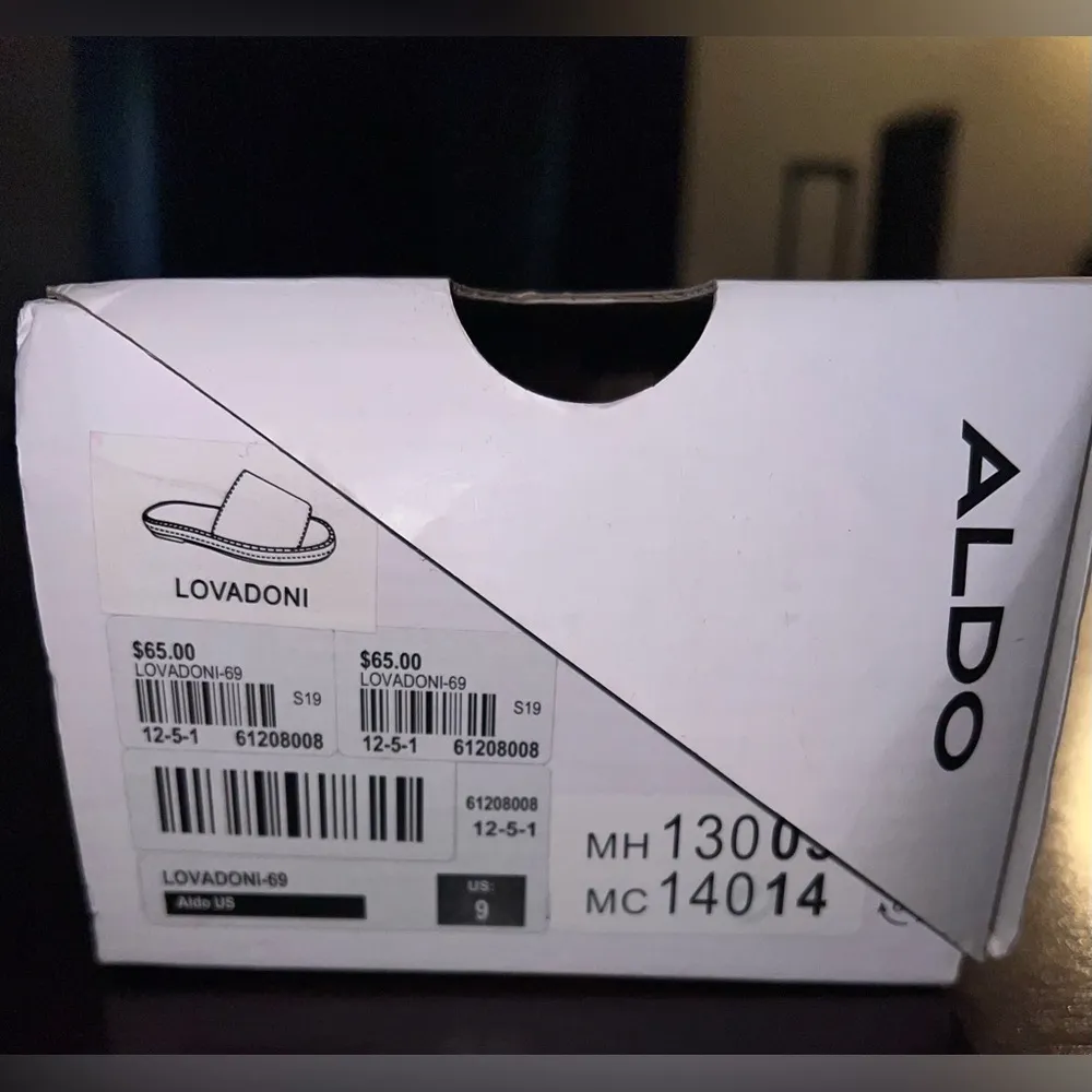 BRAND NEW  SANDALS - Image 12