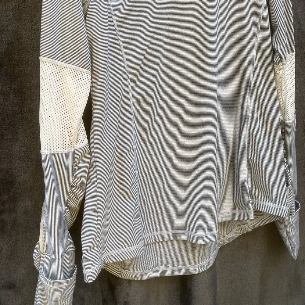 Mondetta Running Shirt With Hand Warmers - Image 5