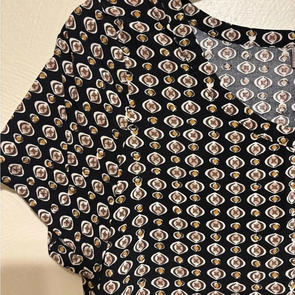 J.JILL Black Multi Geometric 100% Rayon Short Sleeve Scoopneck Blouse Sz Small - Image 6