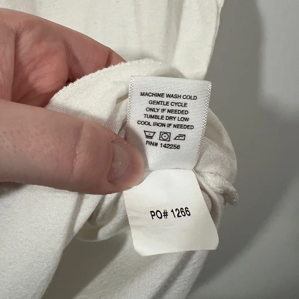 FIGS  Under Scrub Shirt in White Bonehead Size Small Women’s Slight Staining - Image 10