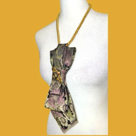 “Dainty Dapper”Floral Brocade Necktie necklace with Gold bee Brooch Black - Image 3