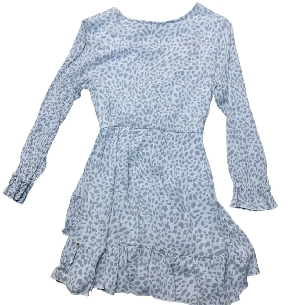 • Altar'd State long sleeve leopard print romper gray white small - Image 2