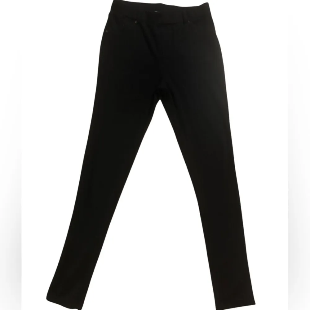 Forever 21 Black pull on Skinny Pants/leggings - Image 4
