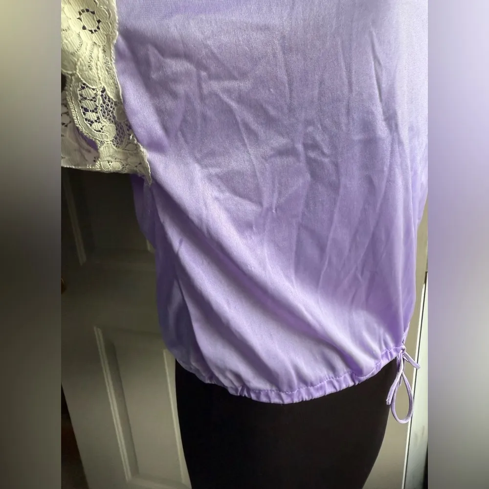 Vintage front tie lace collar pajama evening top, size medium Purple - Image 7