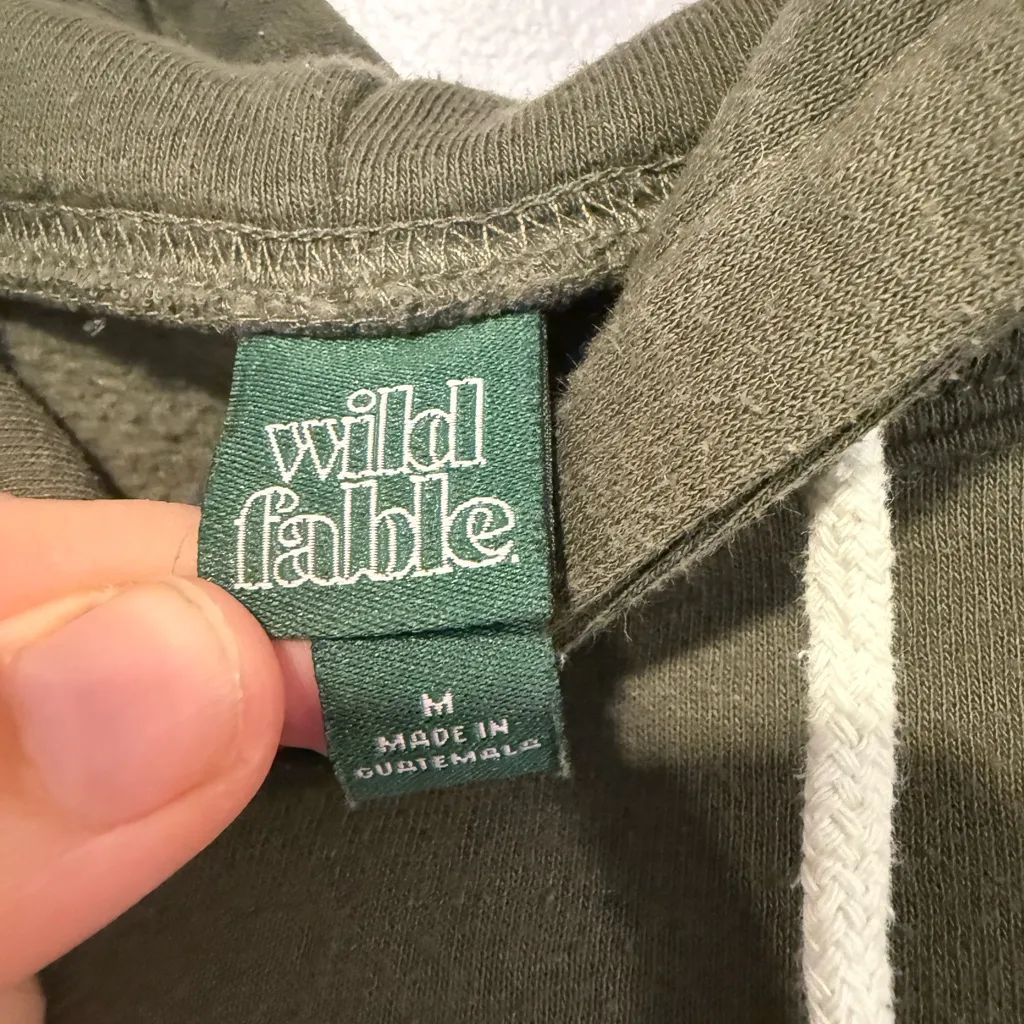 Green wild fable crop sweatshirt - Image 2