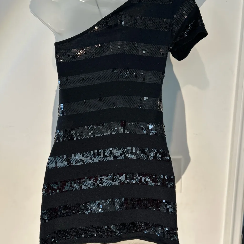 Black Sequin Off - Image 5