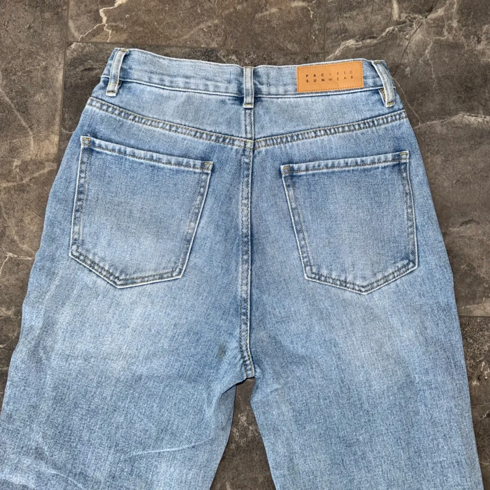 PacSun Dad Jean Light Wash Slanted Waist Jeans Size 25 - Image 5