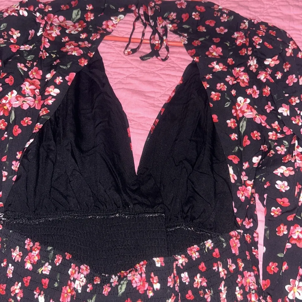 Black Floral Backless Long Sleeve Romper - Image 7