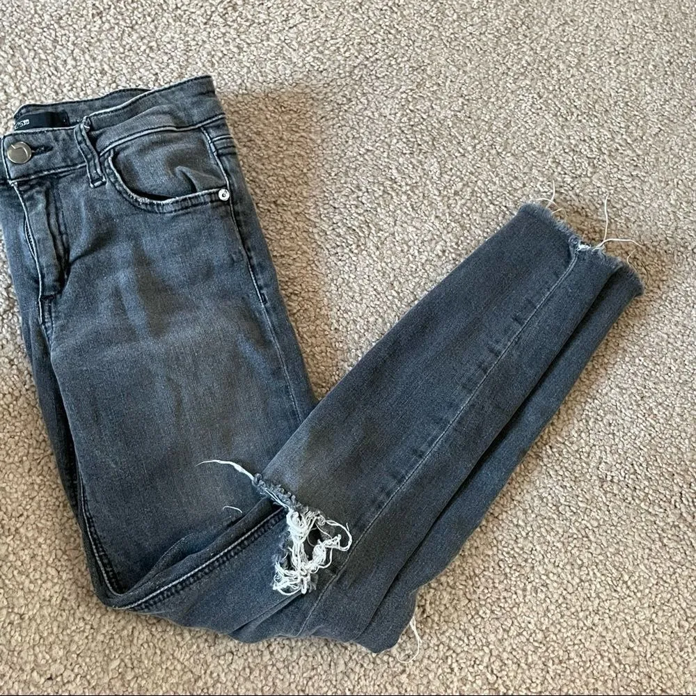 Joe's Jeans Skinny Ankle Gray Eden Finn Distressed - Image 5
