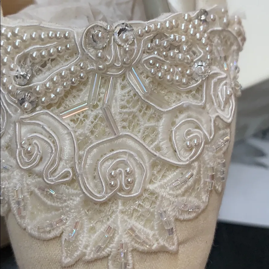 Dyeables Size 7.5  short heels (1 1/2”) - Image 3