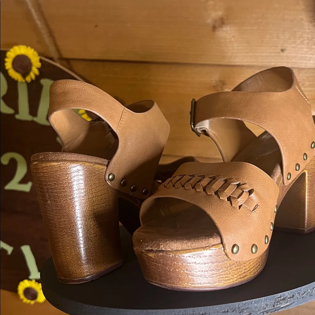 Cliffs White Mountain Altheda Braid Wood Clog Platform Heel Sandal 9.5 Tan Brown - Image 4